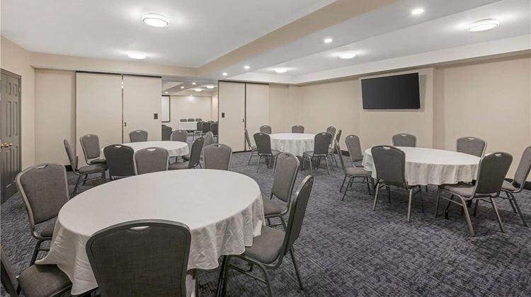 Quality Inn and Suites Oakville Meeting