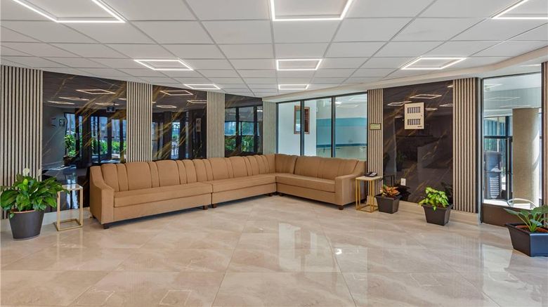 <b>Quality Inn & Suites Brampton Lobby</b>. Images powered by <a href="https://iceportal.shijigroup.com/" title="IcePortal" target="_blank">IcePortal</a>.