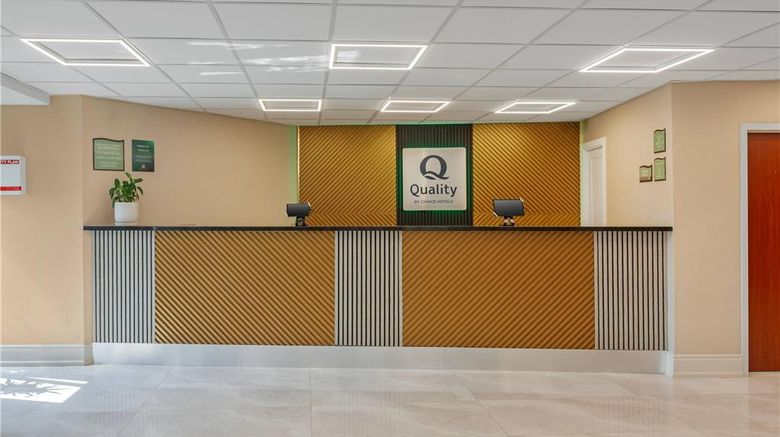 <b>Quality Inn & Suites Brampton Lobby</b>. Images powered by <a href="https://iceportal.shijigroup.com/" title="IcePortal" target="_blank">IcePortal</a>.