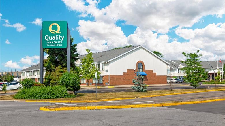 <b>Quality Inn & Suites Brampton Exterior</b>. Images powered by <a href="https://iceportal.shijigroup.com/" title="IcePortal" target="_blank">IcePortal</a>.