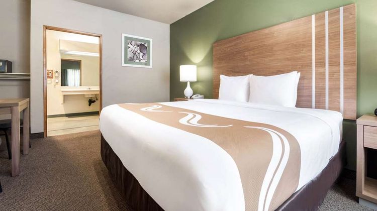 Quality Inn & Suites Bainbridge Is Room