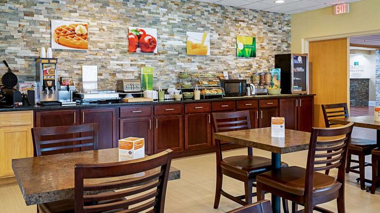 Quality Inn & Suites Robbinsville Restaurant