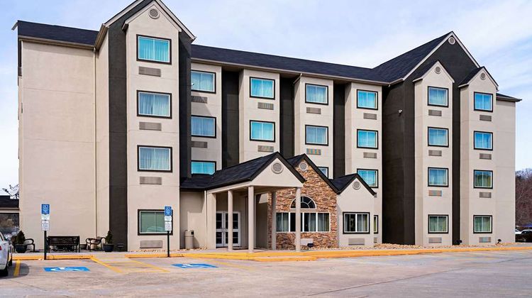 Quality Inn & Suites Robbinsville Exterior