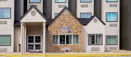 Quality Inn & Suites Robbinsville Exterior