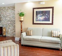 Quality Inn & Suites Robbinsville Lobby