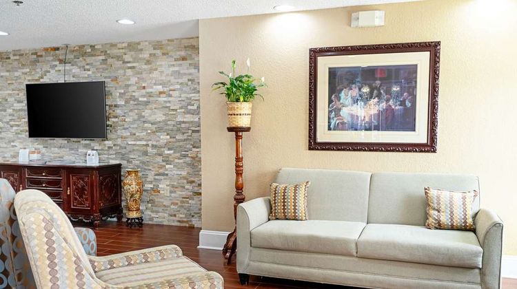 Quality Inn & Suites Robbinsville Lobby
