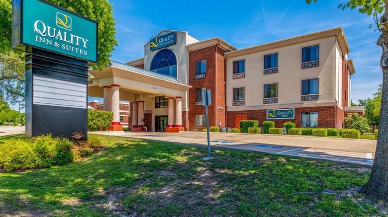 <b>Quality Inn & Suites Lampasas Exterior</b>. Images powered by <a href="https://iceportal.shijigroup.com/" title="IcePortal" target="_blank">IcePortal</a>.