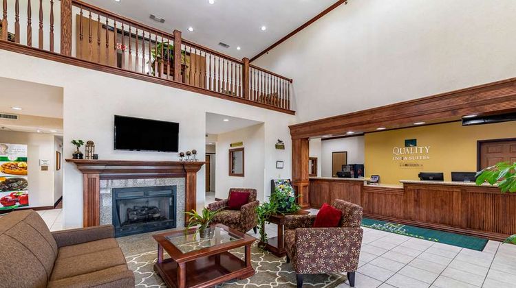Quality Inn & Suites Lampasas Lobby