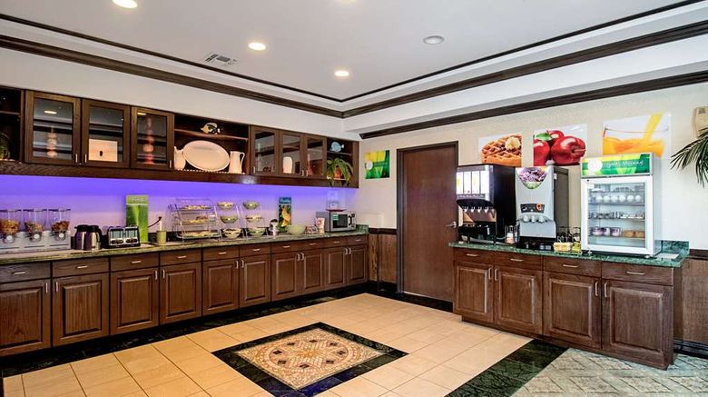 <b>Quality Inn & Suites Robstown Restaurant</b>. Images powered by <a href="https://iceportal.shijigroup.com/" title="IcePortal" target="_blank">IcePortal</a>.