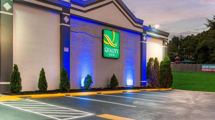 Quality Inn Concord Exterior