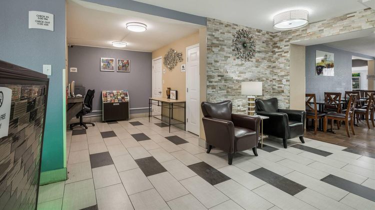 Quality Inn Concord Lobby