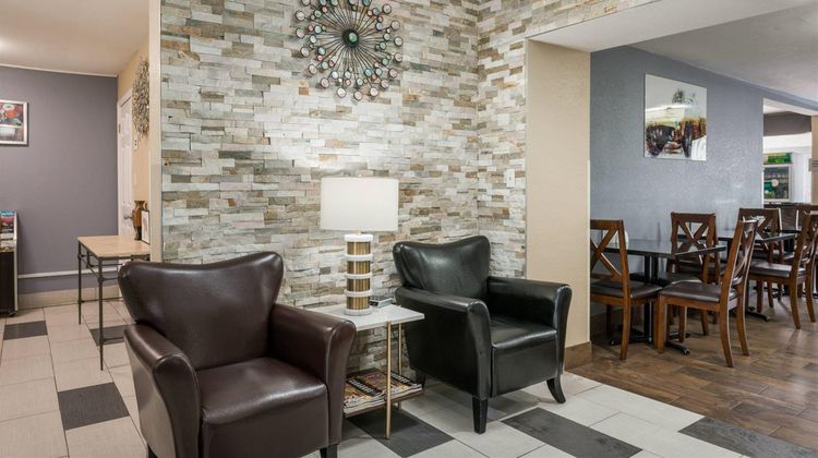 Quality Inn Concord Lobby