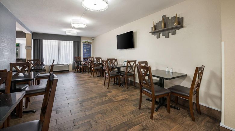 <b>Quality Inn Concord Restaurant</b>. Images powered by <a href="https://iceportal.shijigroup.com/" title="IcePortal" target="_blank">IcePortal</a>.