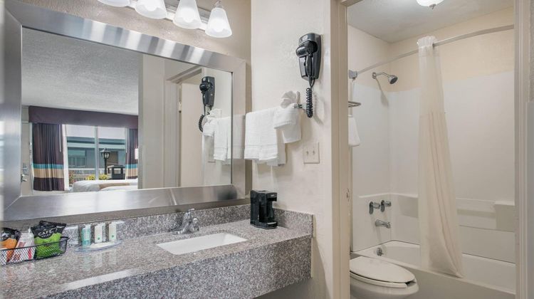 Quality Inn Concord Room