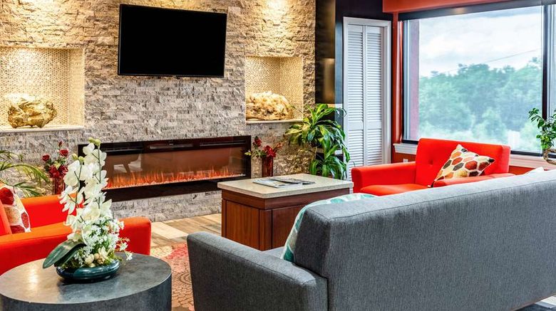 <b>Quality Inn East Stroudsburg Poconos Lobby</b>. Images powered by <a href="https://iceportal.shijigroup.com/" title="IcePortal" target="_blank">IcePortal</a>.