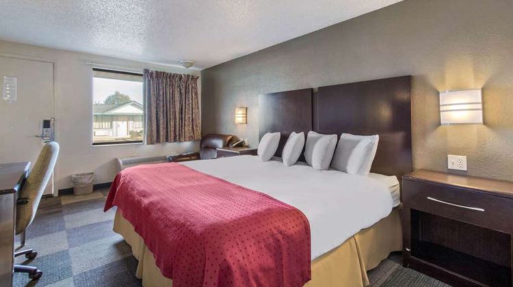 Rodeway Inn Canton Room