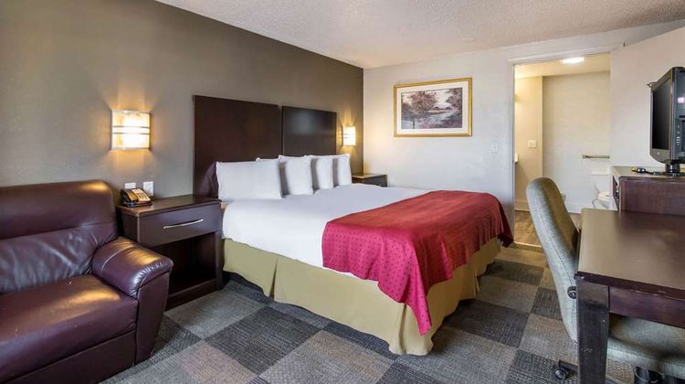 Rodeway Inn Canton Room