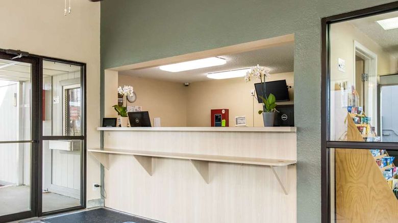 <b>Rodeway Inn Canton Lobby</b>. Images powered by <a href="https://iceportal.shijigroup.com/" title="IcePortal" target="_blank">IcePortal</a>.