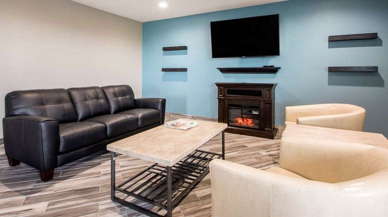 <b>Quality Inn Madison Lobby</b>. Images powered by <a href="https://iceportal.shijigroup.com/" title="IcePortal" target="_blank">IcePortal</a>.