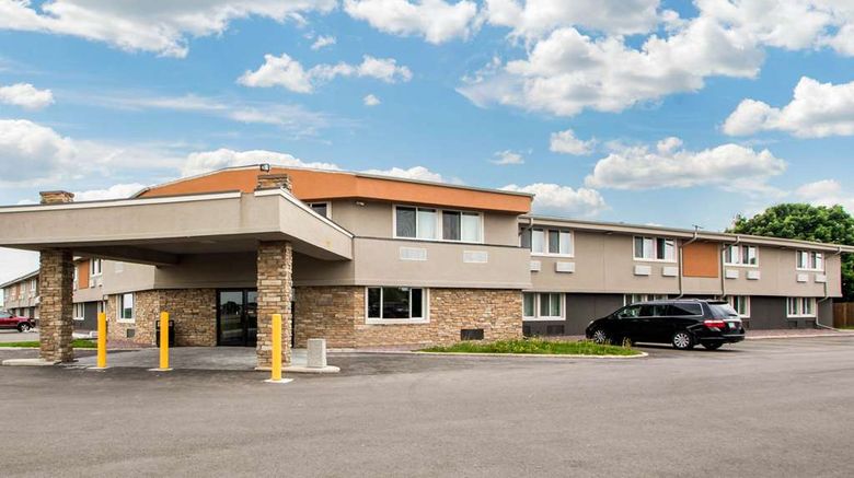 <b>Quality Inn Madison Exterior</b>. Images powered by <a href="https://iceportal.shijigroup.com/" title="IcePortal" target="_blank">IcePortal</a>.
