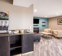Quality Inn Madison Lobby