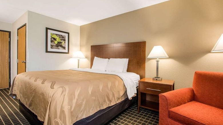 <b>Quality Inn Madison Room</b>. Images powered by <a href="https://iceportal.shijigroup.com/" title="IcePortal" target="_blank">IcePortal</a>.