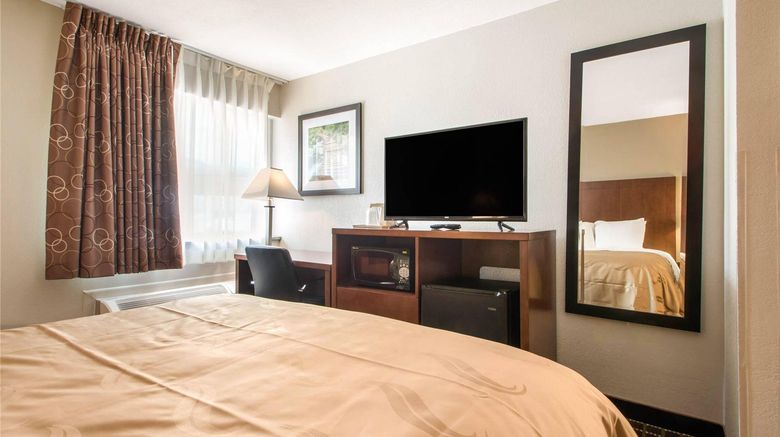 <b>Quality Inn Madison Room</b>. Images powered by <a href="https://iceportal.shijigroup.com/" title="IcePortal" target="_blank">IcePortal</a>.