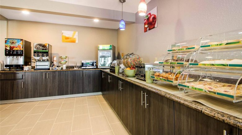 <b>Quality Inn Madison Restaurant</b>. Images powered by <a href="https://iceportal.shijigroup.com/" title="IcePortal" target="_blank">IcePortal</a>.