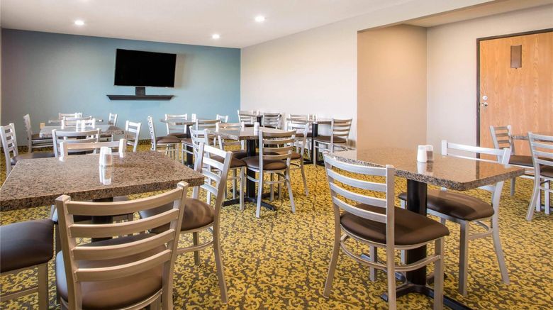 <b>Quality Inn Madison Restaurant</b>. Images powered by <a href="https://iceportal.shijigroup.com/" title="IcePortal" target="_blank">IcePortal</a>.