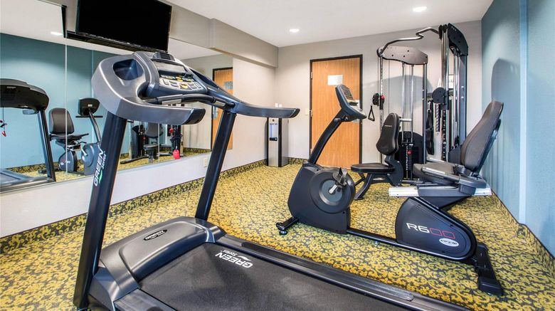 <b>Quality Inn Madison Health</b>. Images powered by <a href="https://iceportal.shijigroup.com/" title="IcePortal" target="_blank">IcePortal</a>.