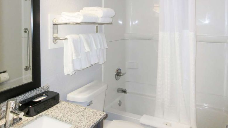 <b>Quality Inn & Suites Hammond Suite</b>. Images powered by <a href="https://iceportal.shijigroup.com/" title="IcePortal" target="_blank">IcePortal</a>.