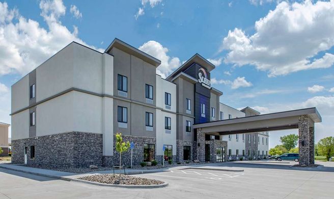 Sleep Inn & Suites Ankeny Exterior