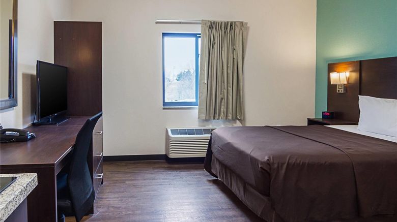 <b>Suburban Studios Room</b>. Images powered by <a href="https://iceportal.shijigroup.com/" title="IcePortal" target="_blank">IcePortal</a>.