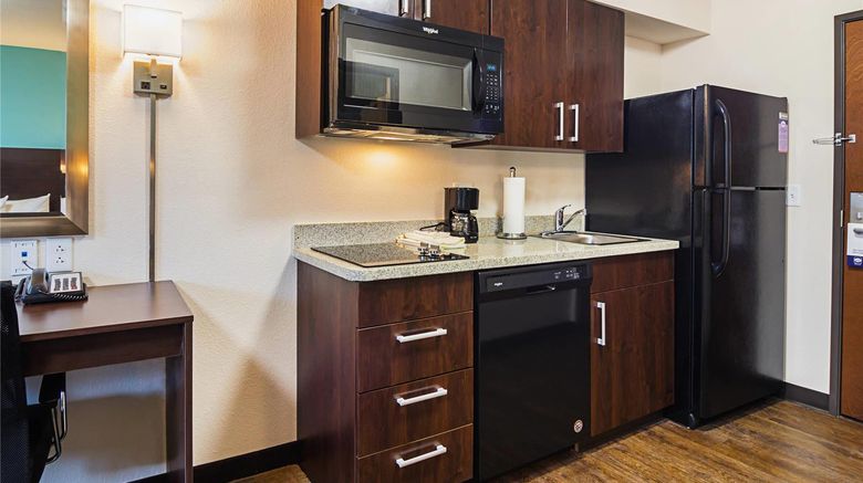 <b>Suburban Studios Room</b>. Images powered by <a href="https://iceportal.shijigroup.com/" title="IcePortal" target="_blank">IcePortal</a>.