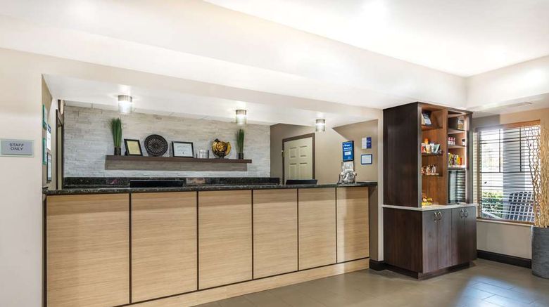 <b>Best Western Plus Lake City Lobby</b>. Images powered by <a href="https://iceportal.shijigroup.com/" title="IcePortal" target="_blank">IcePortal</a>.