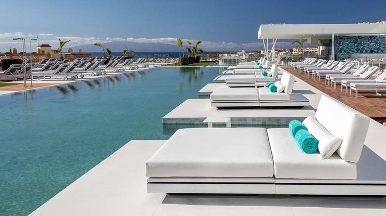 <b>Royal Hideaway Corales Suites Pool</b>. Images powered by <a href="https://iceportal.shijigroup.com/" title="IcePortal" target="_blank">IcePortal</a>.