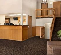 Travelodge Jefferson City Lobby