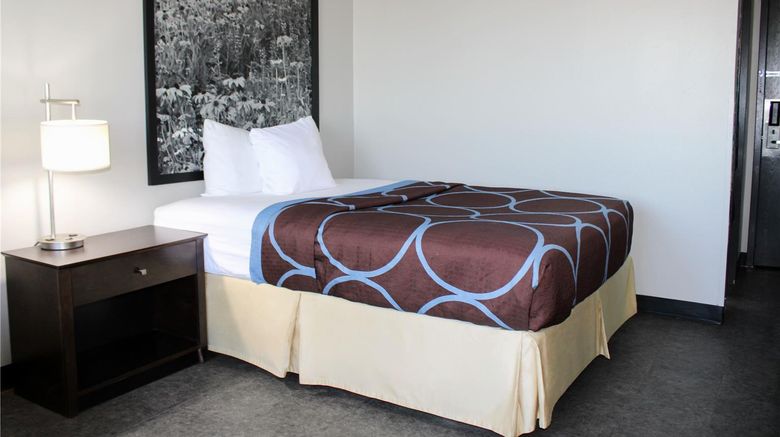 <b>Super 8 Williston Room</b>. Images powered by <a href="https://iceportal.shijigroup.com/" title="IcePortal" target="_blank">IcePortal</a>.