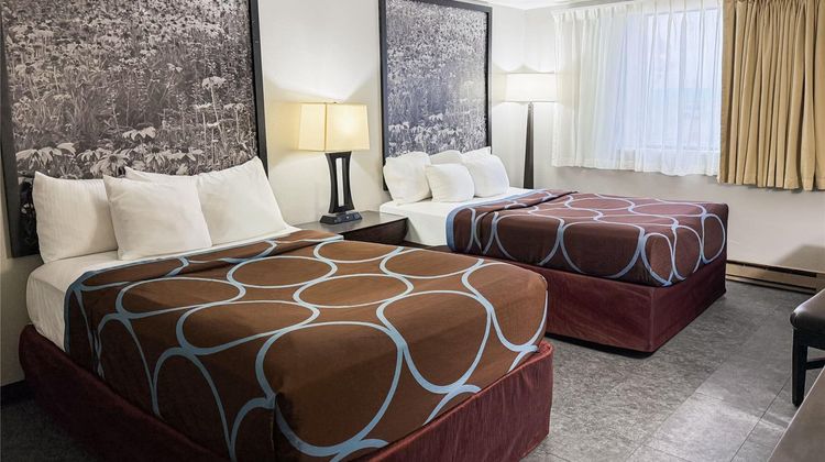 Super 8 Williston Room
