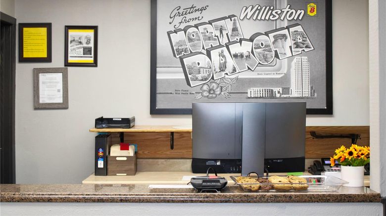 <b>Super 8 Williston Lobby</b>. Images powered by <a href="https://iceportal.shijigroup.com/" title="IcePortal" target="_blank">IcePortal</a>.