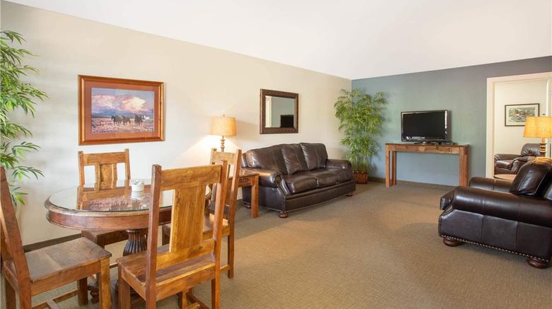 <b>Travelodge Gardiner at Yellowstone Park Suite</b>. Images powered by <a href="https://iceportal.shijigroup.com/" title="IcePortal" target="_blank">IcePortal</a>.