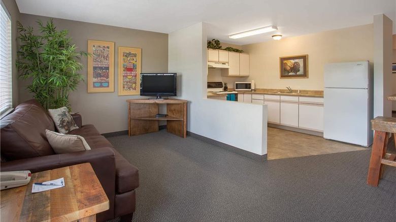 <b>Travelodge Gardiner at Yellowstone Park Suite</b>. Images powered by <a href="https://iceportal.shijigroup.com/" title="IcePortal" target="_blank">IcePortal</a>.