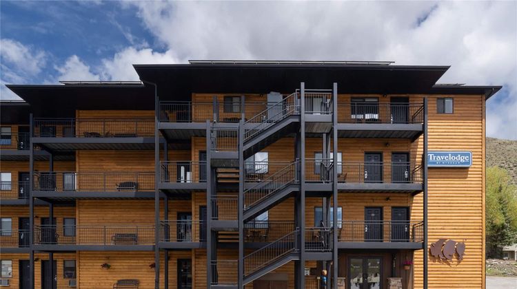 Travelodge Gardiner at Yellowstone Park Exterior