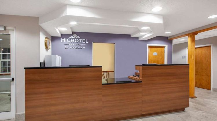 Microtel Inn/Stes by Wyndham Pittsburgh Lobby