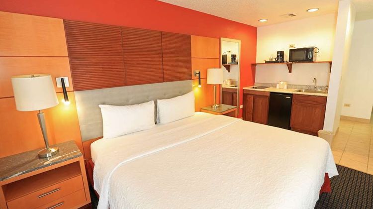 Days Inn Calumet Park Room
