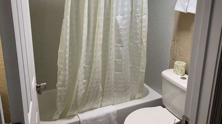 <b>Super 8 Newport News Room</b>. Images powered by <a href="https://iceportal.shijigroup.com/" title="IcePortal" target="_blank">IcePortal</a>.
