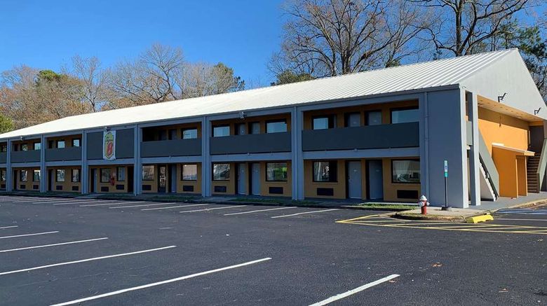 Super 8 Newport News Exterior. Images powered by <a href="https://iceportal.shijigroup.com" target="_blank" rel="noopener">Ice Portal</a>.