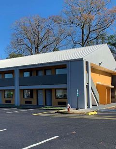 Super 8 Newport News