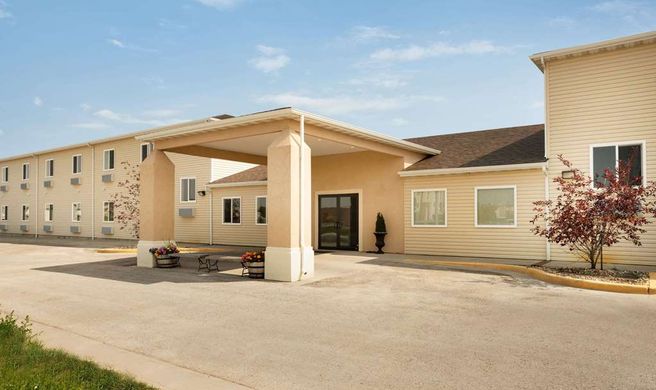 Travelodge Gillette Exterior