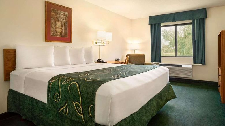 <b>Travelodge Morrill Room</b>. Images powered by <a href="https://iceportal.shijigroup.com/" title="IcePortal" target="_blank">IcePortal</a>.